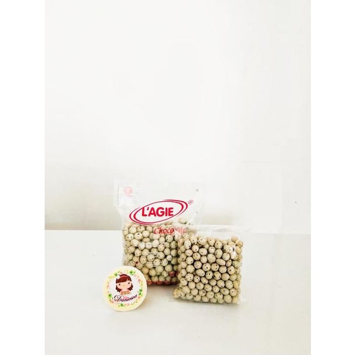

.500gr coklat lagie planet coklat susu isi kacang Chocolate