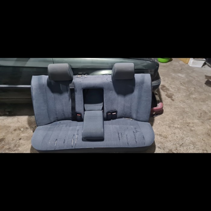 PREMIUM jok belakang bmw e30 bludru