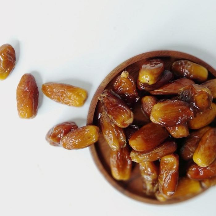 

Lezat- Kurma Tunisia Madu 1 Kg Safiya Kurma Tunisia Tanpa Tangkai Manis Snacks Cemilan