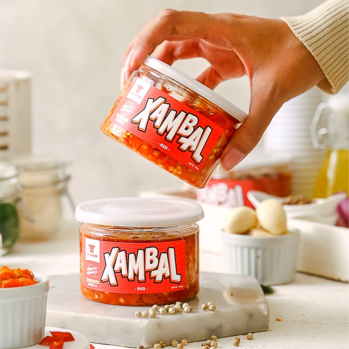 

Lezat- Sambal Level 5 Sambel Bawang Cabe Merah Pedas Uleg Toples Ijo Gyumbox