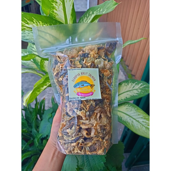 

Kremesan Hancuran Kerupuk Kulit Ikan Salmon Kemasan Pouch Berat 250gr