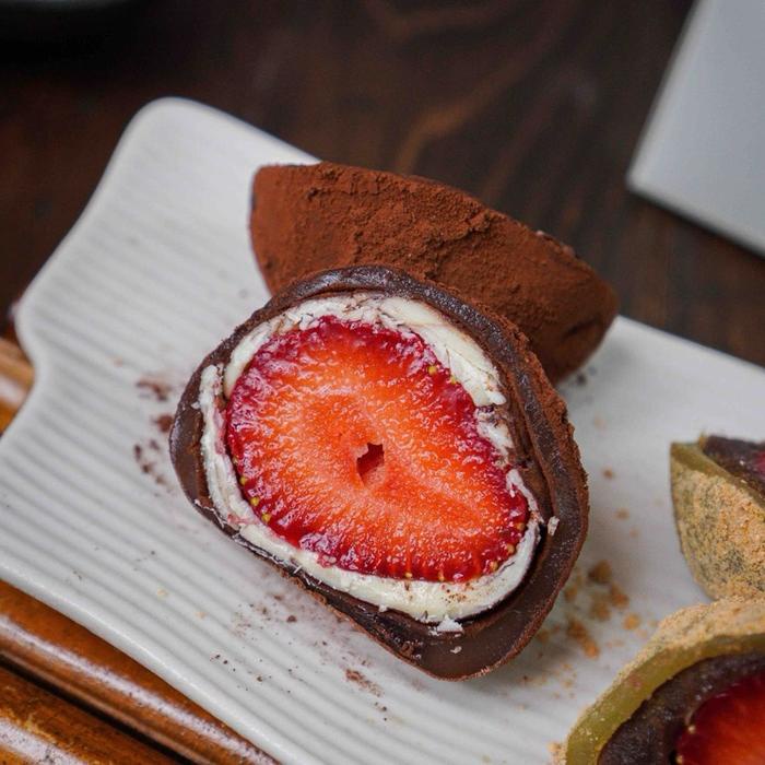 

Mochamochi Daifuku White Chocolate