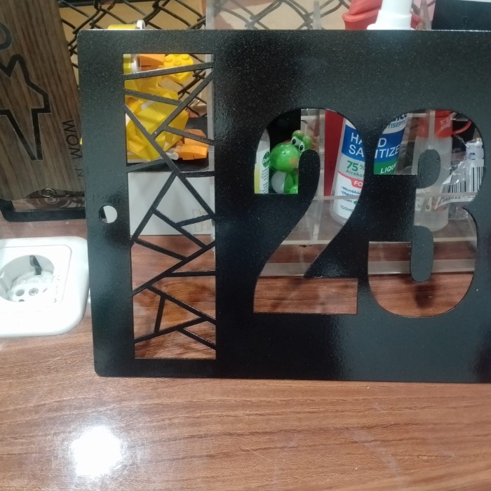 NOMOR RUMAH PLAT BESI