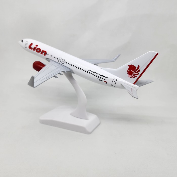 Diecast Pesawat Boeing 737 Lion Air 99% Metal Aircraft Model
