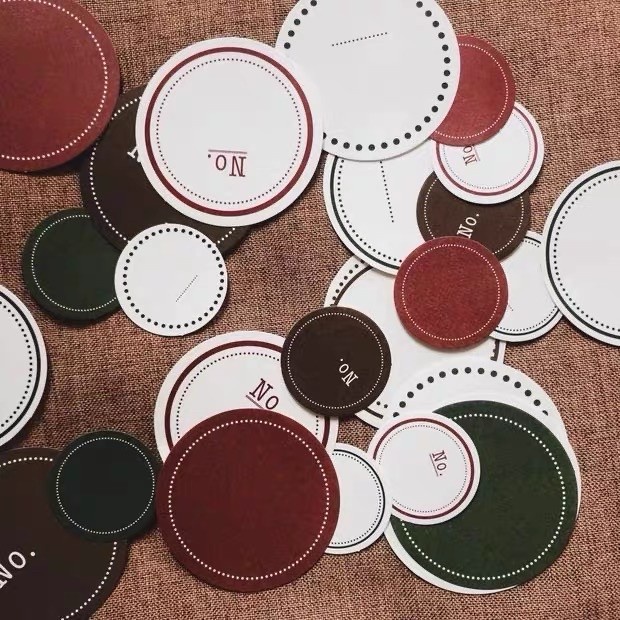 

SQUARE STUDIO ROUND RETRO LABEL