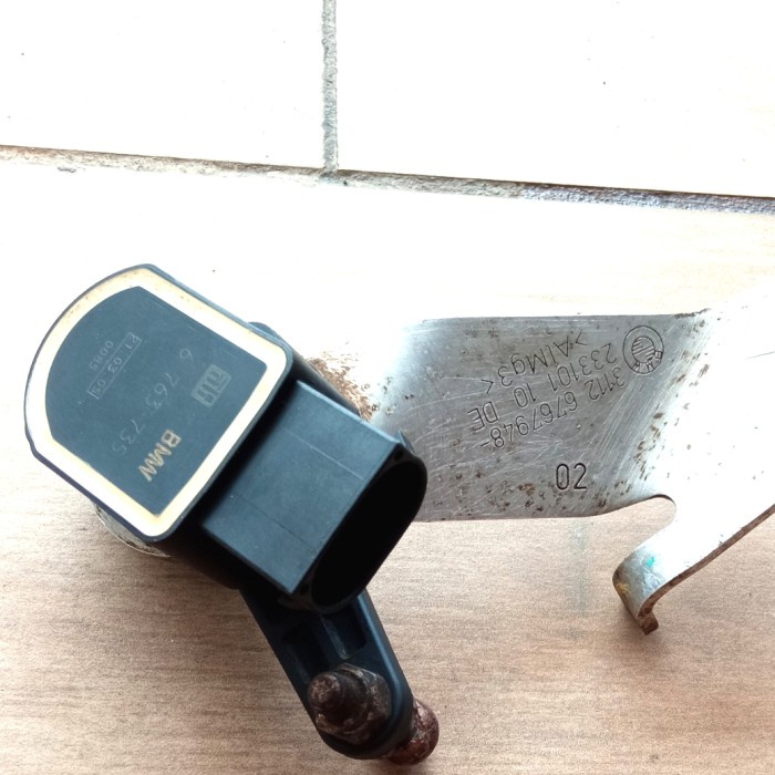 Headlight Headlamp Level Sensor Bmw E60 E87 E90 X5 E70 6763735 (2Nd)