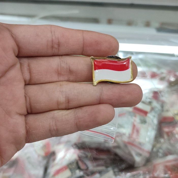 Mntb" Pin Bendera Merah Putih Kibar Magnet Premium