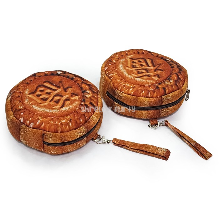 

Ready Pouch Bentuk Moon Cake Clutch Tong Tju Pia Tempat Make Up Kue Bulan Mooncake Kreasi Lokal