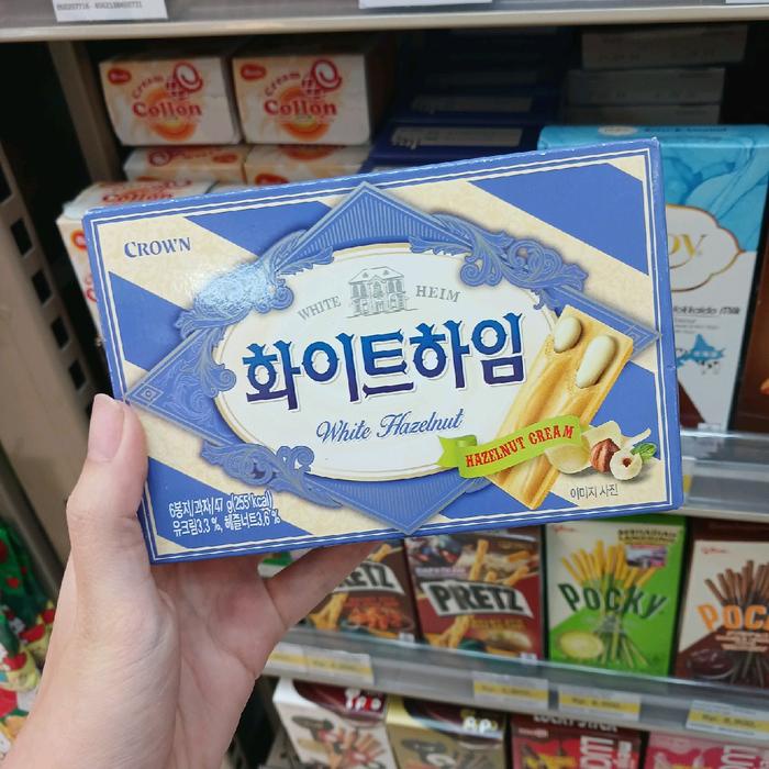

Kuliner.Kita Crown White Heim Hazelnut Wafer Cream 47Gr