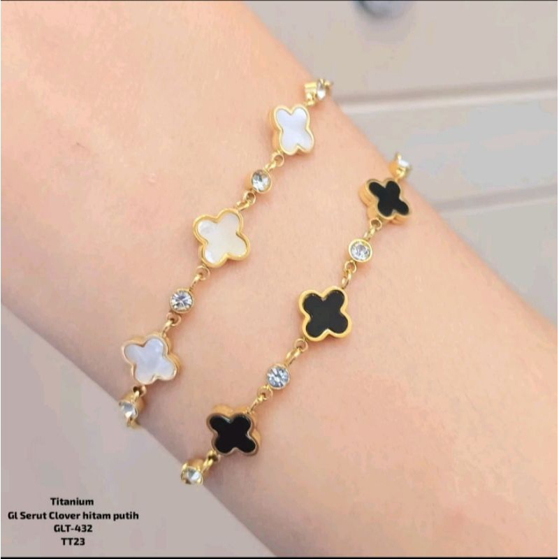 Gelang Tangan Serut Wanita Daun Clover Bolak Balik/Gelang Titanium Wanita Clover Dan Permata Dw05