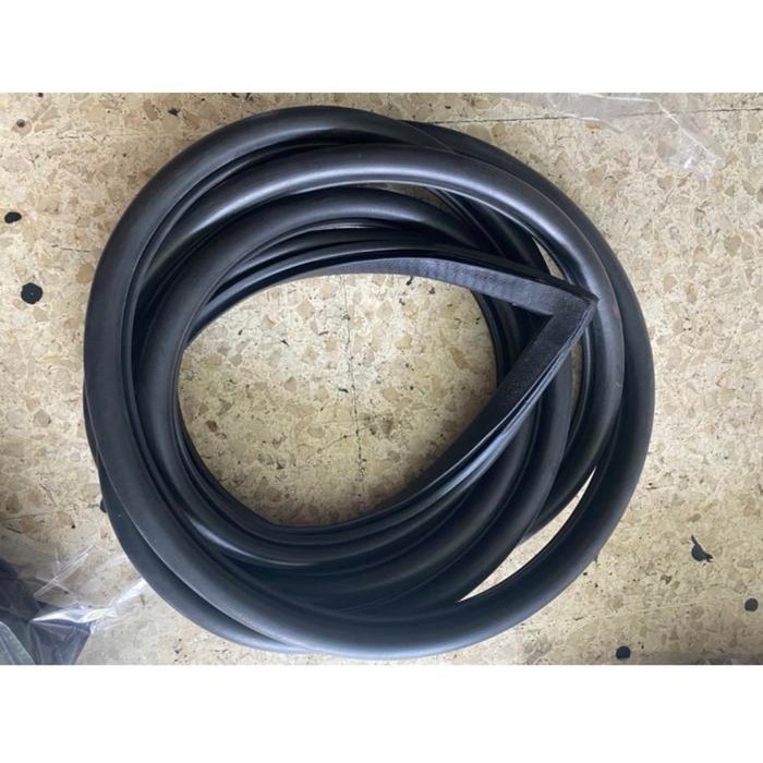 1Pc Karet Pintu Colt T-120 Colt T120 - Karet Pintu Depan