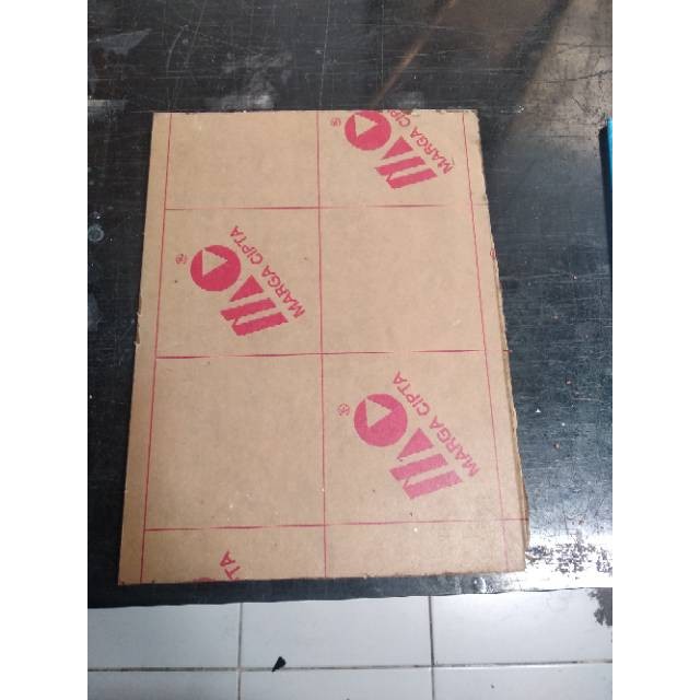 

Acrylic akrilik lembaran 10mm bening ukuran A4 (21x30cm)