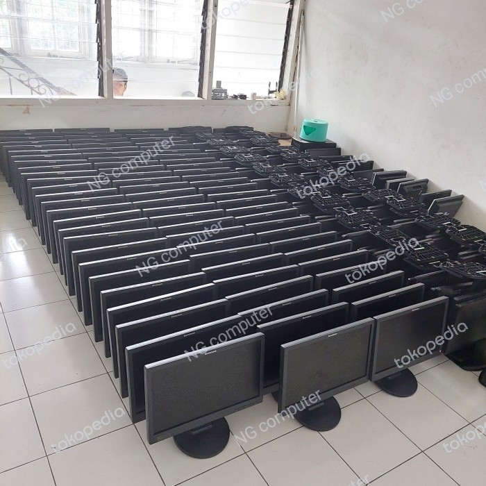 OBRAL MURAH MONITOR LCD KOMPUTER 19 INCHI WIDE SCREEN CAMPUR *