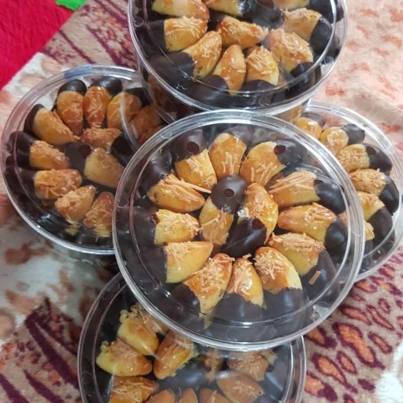 

Sajiandapur Nastar Keju Coklat Isi Selai Nanas