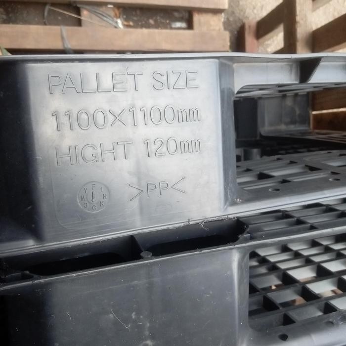 

TERLARIS PALET PLASTIK UKURAN 105 X 105 X 15 MIRIP BARU
