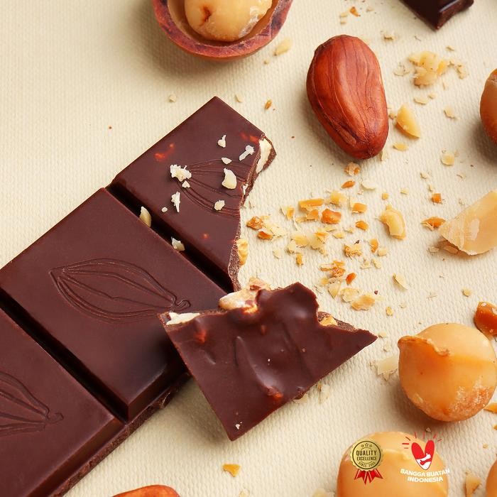 

EatFr3sh- Chocolate Monggo Macadamia Nuts & Dark Chocolate 69% Cocoa 80g Coklat Murni 100% Kakao