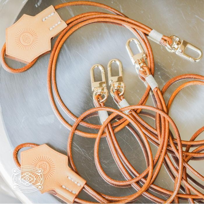 

Soca Leatherworks Adjustable Leather Lanyard Gantungan Id Card
