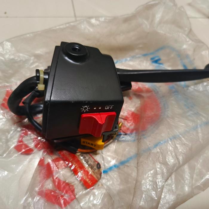 Holder Kanan Suzuki Crystal Rc100 Original Baru Nos