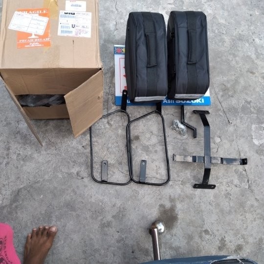 PREMIUM BRACKET DAN SIDE BAG SOFT BLACK SUZUKI GSX S 150 GSX BANDIT ASLI