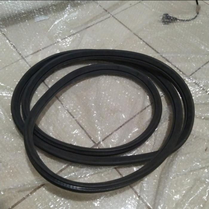 Karet Balon Body Pintu Tengah Toyota Sienta Original