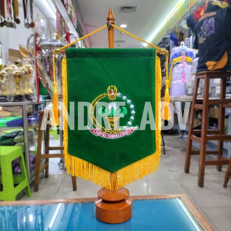 

bendera vandel costum logo bahan beludru terbaik rumbai kuning