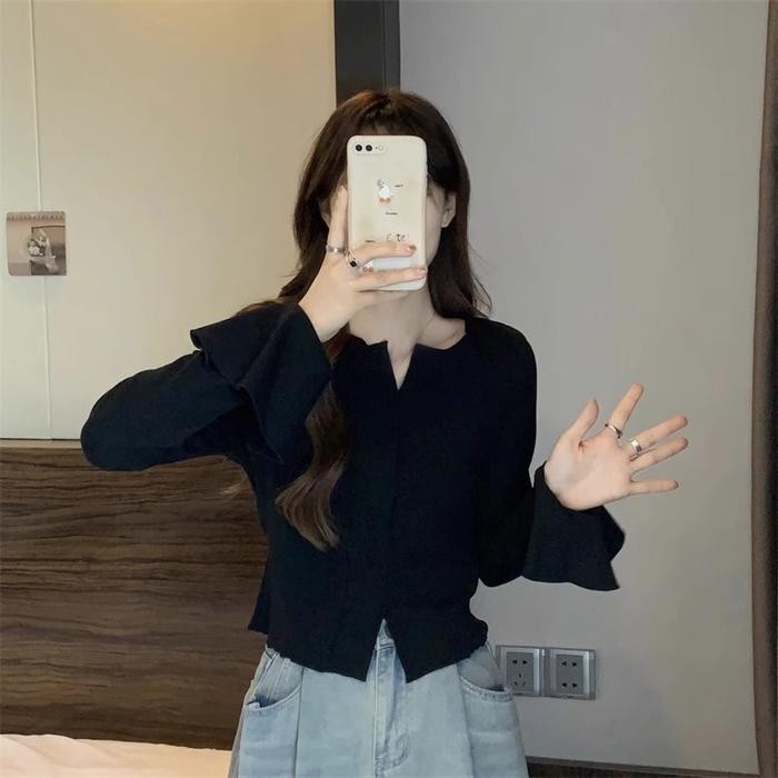 FAJ KAOS CROP HITAM LENGAN LONCENG, BAJU ATASAN OBLONG BERBELAHAN V NECK POLOS WANITA KEKINIAN EQH