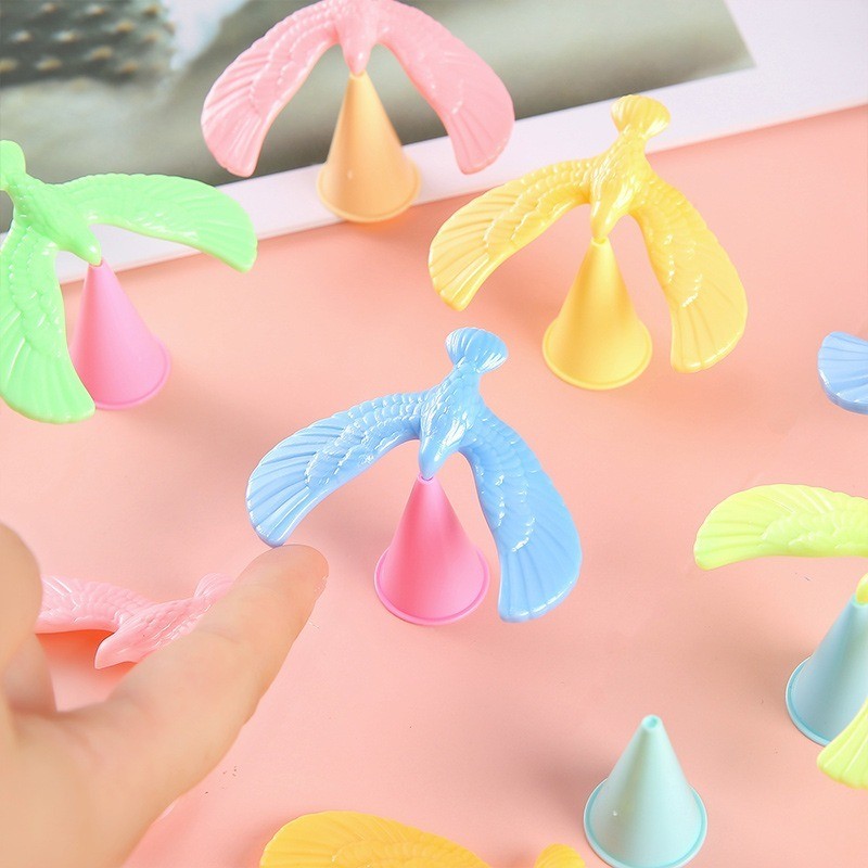 1Pcs Balance Bird Eagle Nostalgic Gravity Balance Ornament Science Education Award Small Gift Home