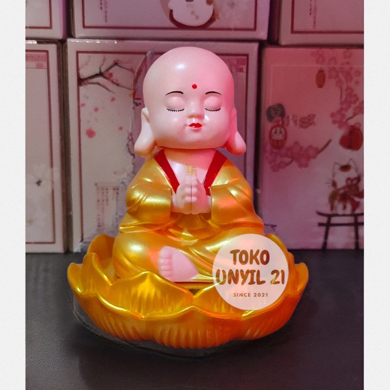 Pajangan Mobil Solar Biksu Buddha Teratai / Pajangan Dashboard Mobil Lucu / Biksu Buddha Teratai /