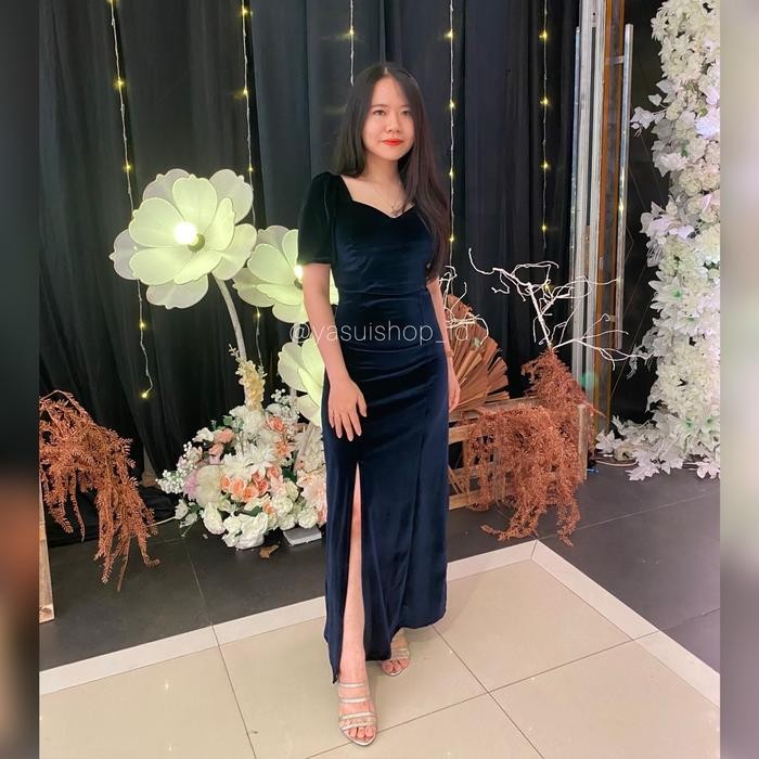 Fleesa- Yasui - Candice Velvet Maxi Dress Dress Pesta Mewah Elegant Slit Dress Wanita Panjang