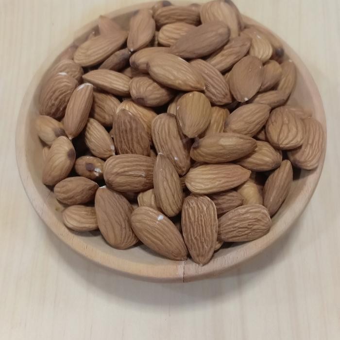 

ALMOND WHOLE MENTAH 1KG RAW WHOLE ALMOND Terlaris