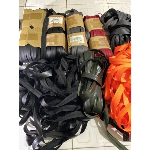 PREMIUM daun resleting ykk waterproof (antiair) no 5 daun zipper anti air daun