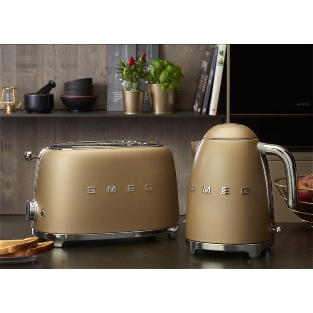 SMEG KLF03 Kettle - 50`s Retro Style Aesthetic