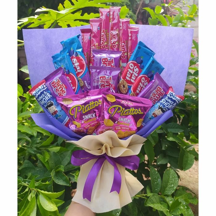 SALE BUKET SNACK UNGU CANTIK/BINGKISAN SNACK ULANG TAHUN/ULTAH/WISUDA