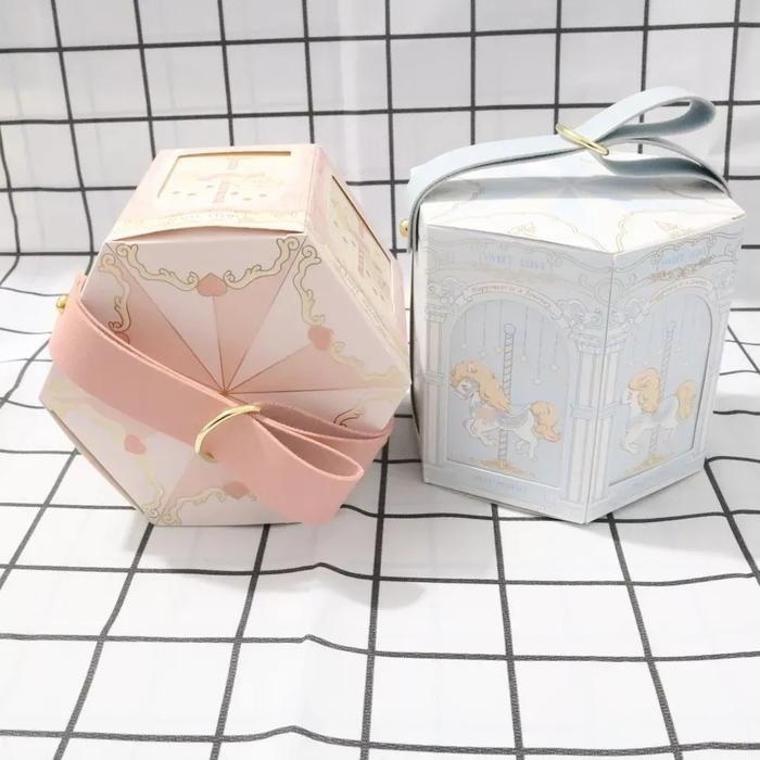 

Pesta- (GB89) Gift Box Carousel Segi Enam