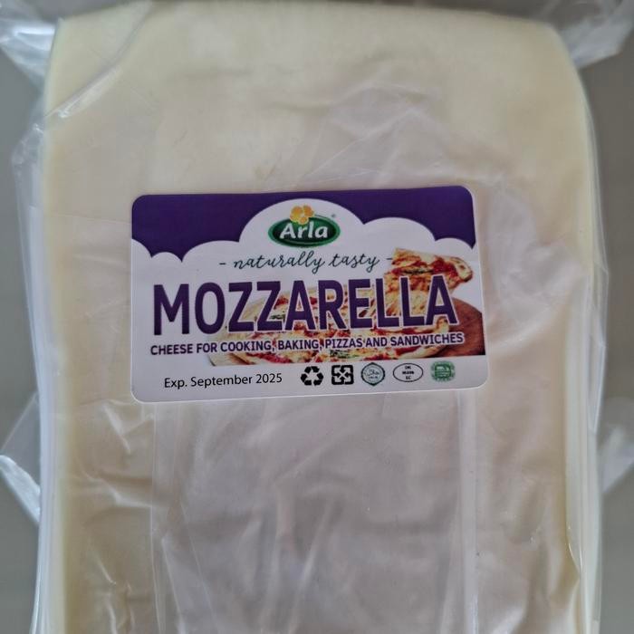

BARANG TERLARIS Mozzarella Arla 1 kg. Promo