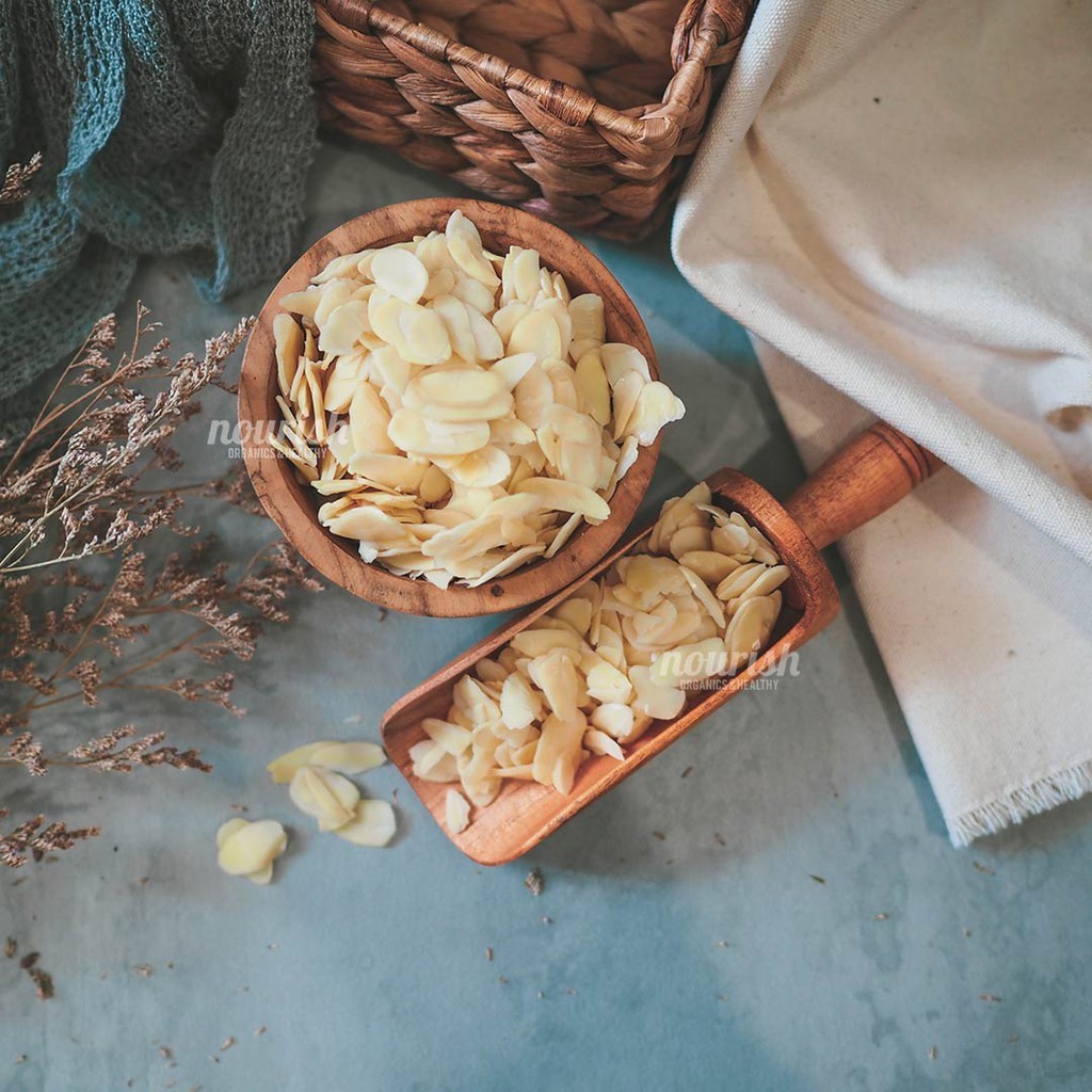 

Almond Blanched Slice 100gr