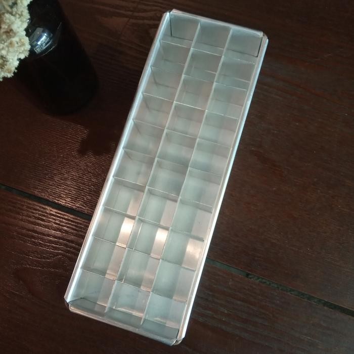 

Loyang Brownies Sekat 30X10X4Cm Lokal