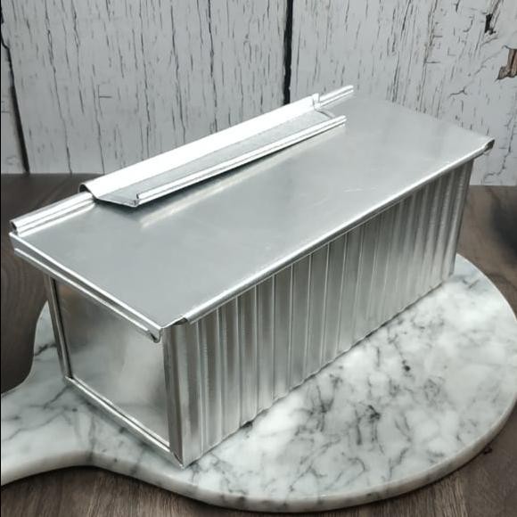 

Loyang Roti Tawar Bandung 20 X 8 X 8 Cm / Loyang Roti Tawar Kasino