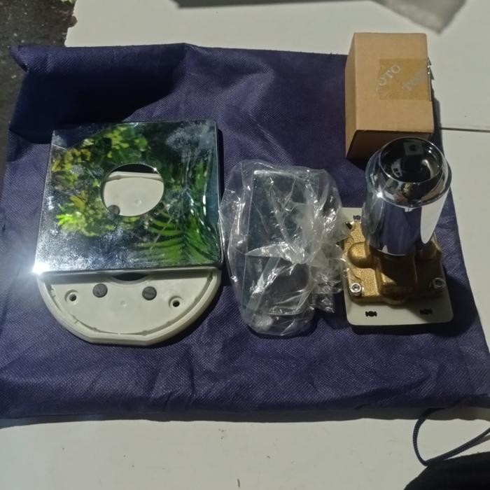 Toto Kran Tanam Shower Panas Dingin - Kran Shower Tanam Kotak (Baru)