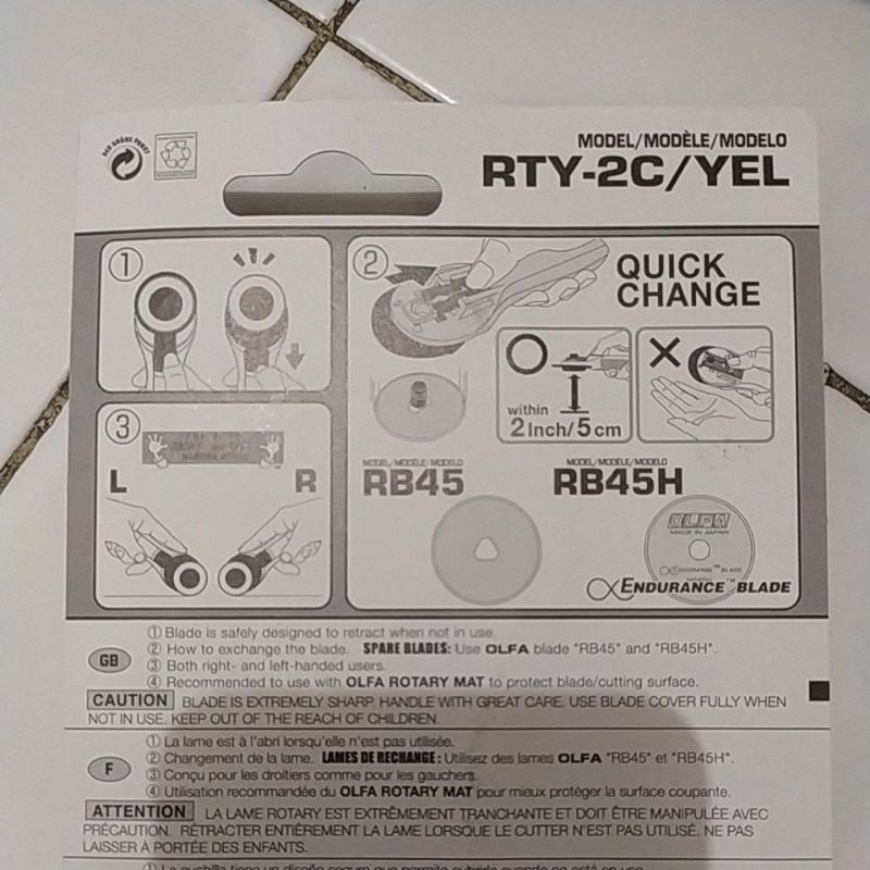 

OLFA RTY-2C/YEL Alat Gunting Kain 45 mm Rotary Cutter 45mm