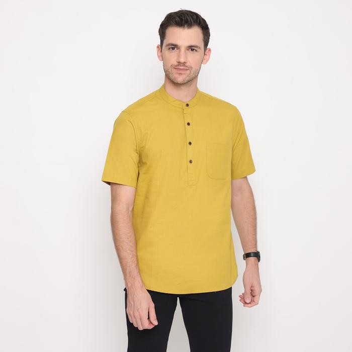 

Terlaris Alino Kemeja Koko Pria Lengan Pendek Warna Kuning Kunyit A3