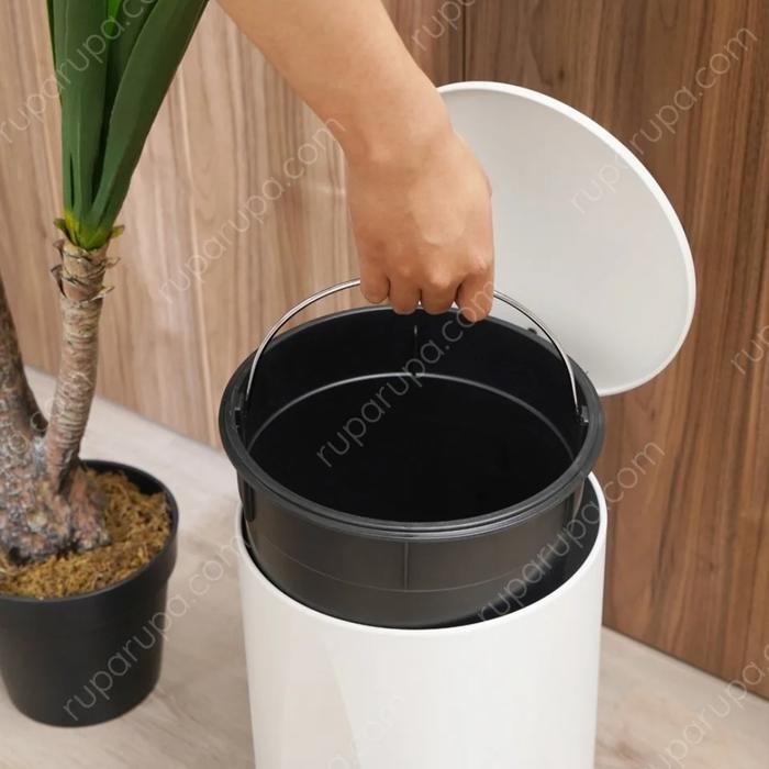 Informa Tempat Sampah Pedal 12 L Trash Bin
