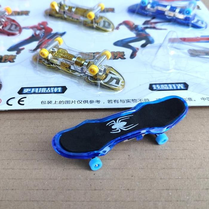 ASLI Mainan skateboard dengan projector - skateboard mini senter - skateboard mini projector -