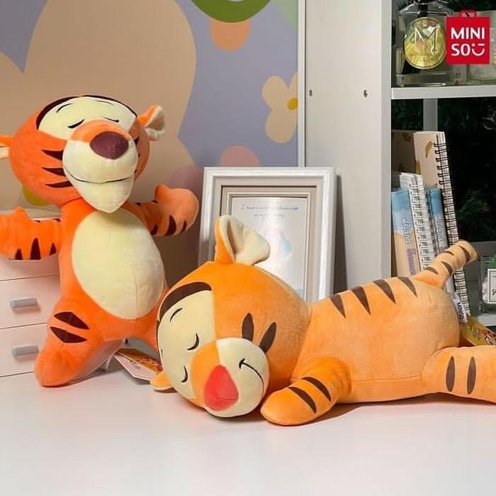 Boneka Tigger Posisi Berdiri - MINISO Tigger Standing Plush Toy
