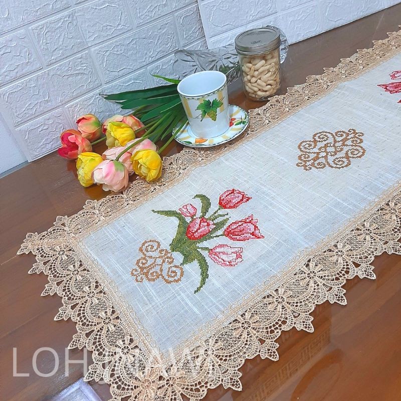 Taplak Meja Tamu Sulam Strimin Kruistik Panjang 40x100 cm Table Runner Shabby Chic Motif Bunga