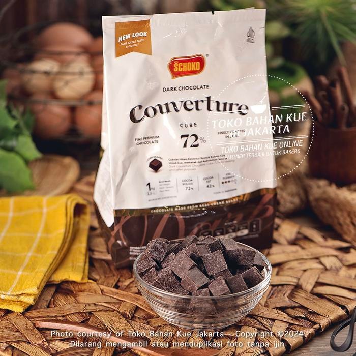 

Sale Terbatas Schoko Dark Chocolate Couverture Cube 72% 500Gr Cokelat Baking Coklat White Brownies