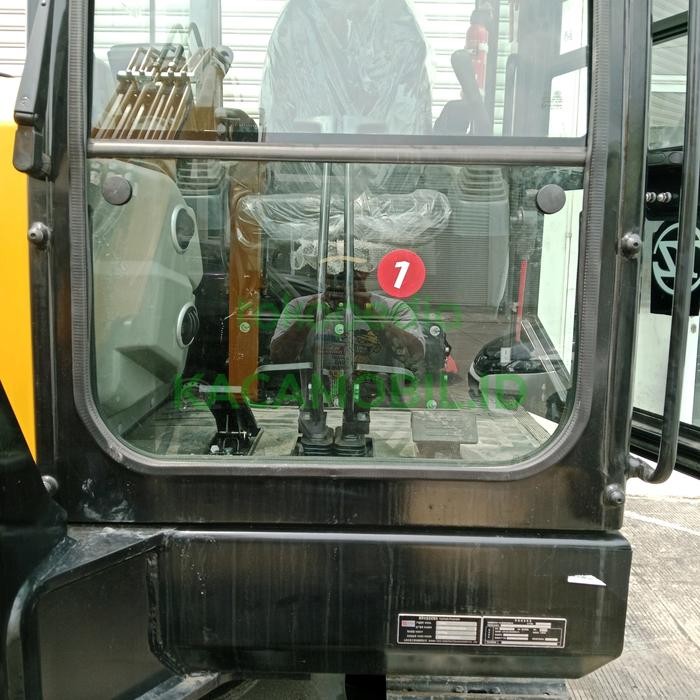 kaca depan bawah excavator tz60