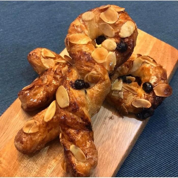 

JTTOP" MINI CHOCOLATE ALMOND TWIST