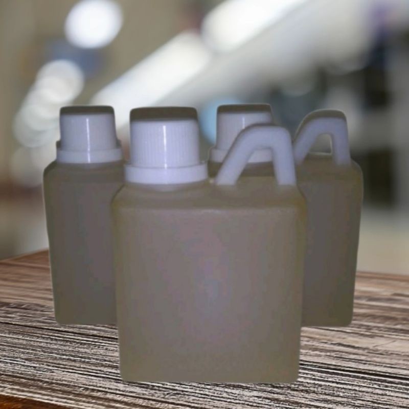 

Minyak Kelapa Murni 500ml / Minyak Klentik Murni / Coconut Oil / Minyak Kelapa Asli