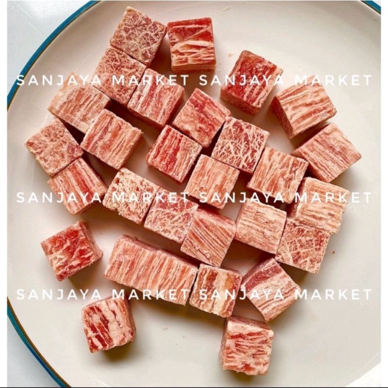 

Daging Beef Saikoro Cube 500gr Wagyu Lembut